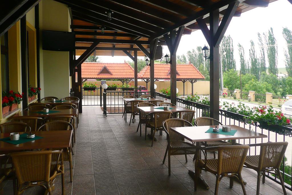 Penzion Kastiel Велкий Крътиш Екстериор снимка